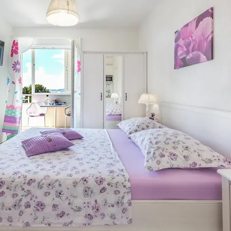 Apartment Ksenija Tucepi